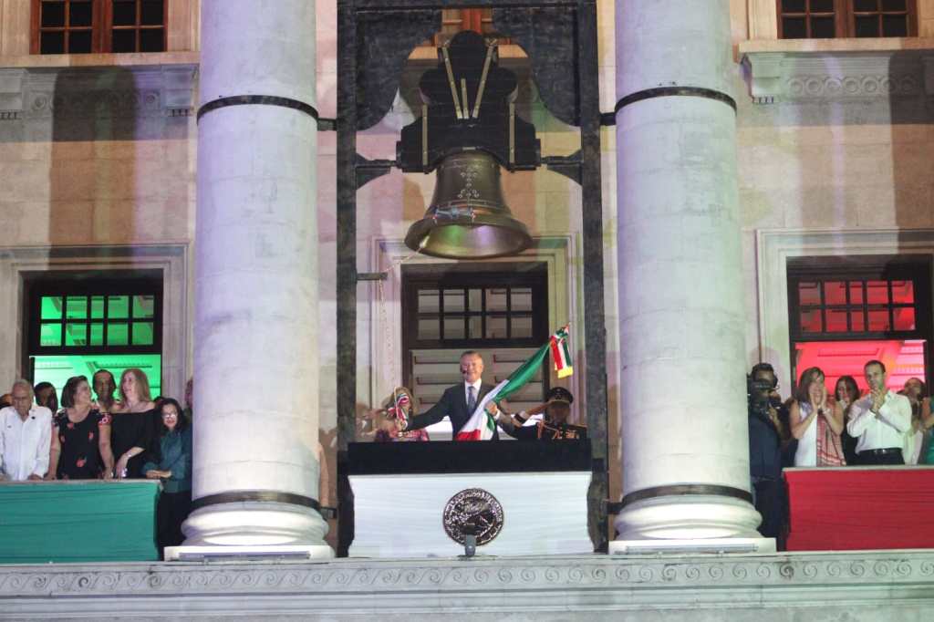 Encabeza Chucho Nader Emotiva Ceremonia del Grito de Independencia.