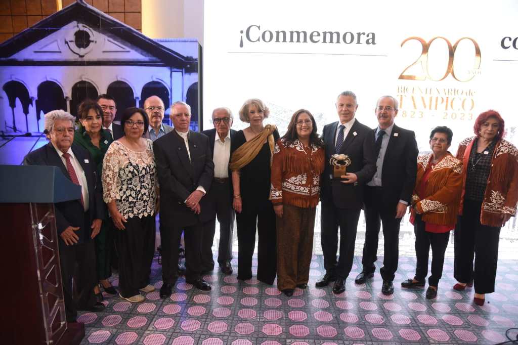 Otorgan a Chucho Nader la Jaiba de Oro por su Desempeño como Servidor&nbsp;Público.