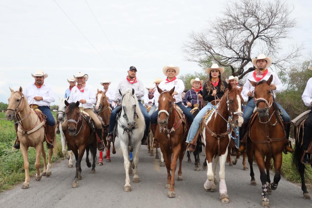 Festejan 273 aniversariode Victoria a&nbsp;caballo.