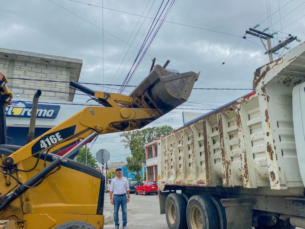 Encabeza Pepe Schekaibán jornada Diciendo y Haciendo en la colonia Del&nbsp;Pueblo.