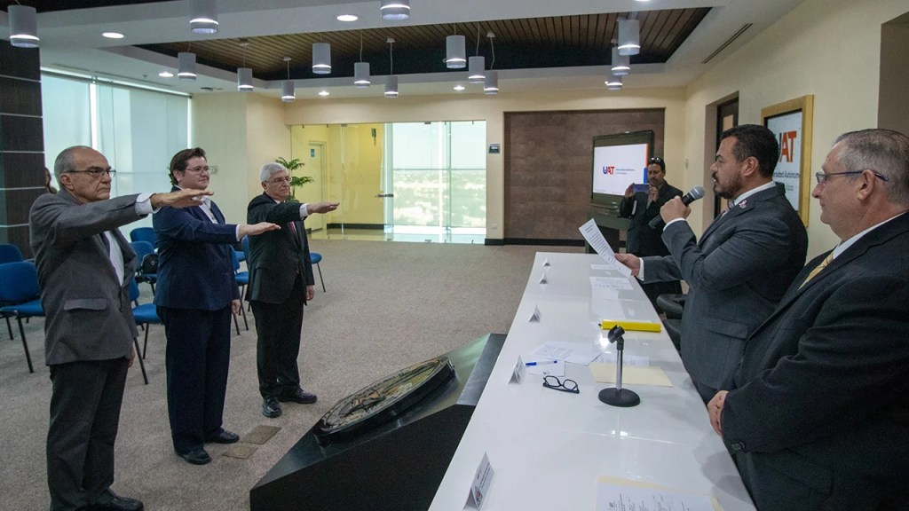 Rinde protesta consejo ciudadano de Radio&nbsp;UAT