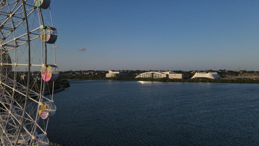 Instalarán Moderna Fuente de Agua Con Iluminación en la Laguna del&nbsp;Carpintero