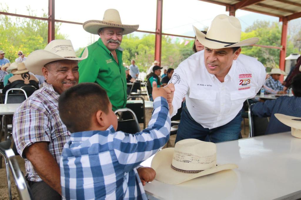 Presidente municipal de Victoria participa en cabalgata «Ruta del&nbsp;Cuerudo».