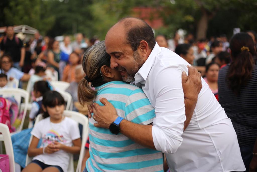 Acude Pepe Schekaibán como invitado a la posada de la Colonia&nbsp;Morelos