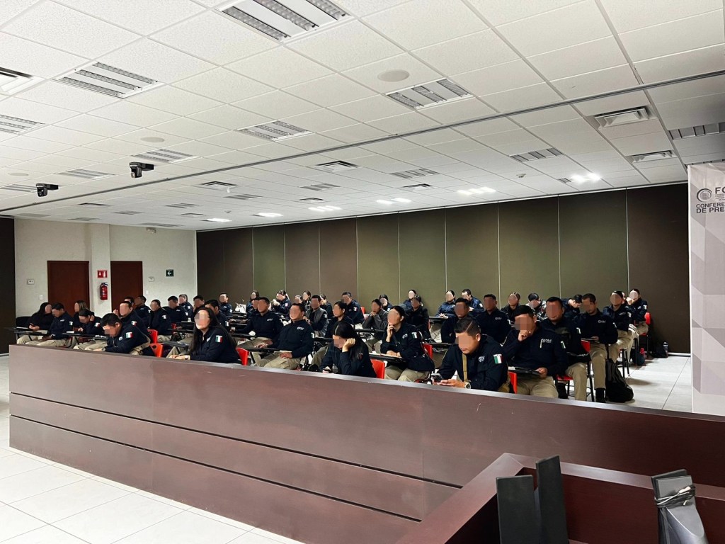 Capacitan a Policías de Investigación, en el tema de Derechos&nbsp;Humanos.