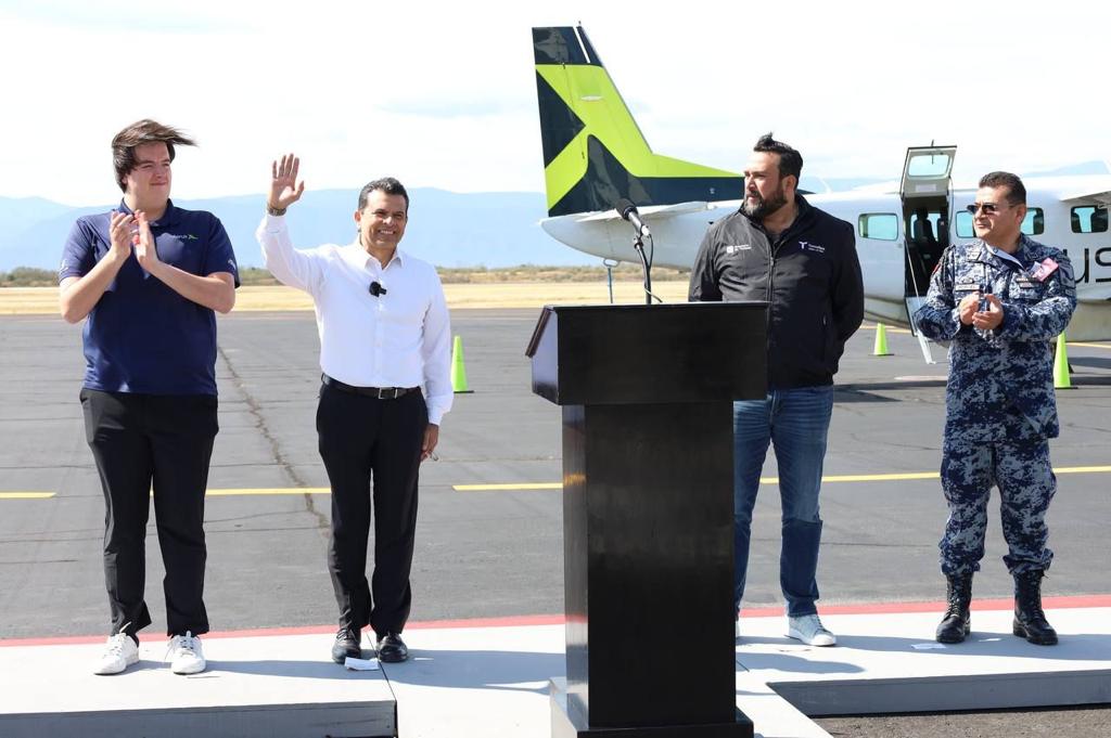 Reconoce alcalde apuestade AERUS al crecimiento ydesarrollo aéreo de&nbsp;Victoria.