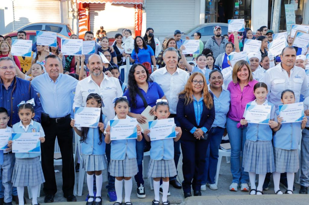 *Reconoce Chucho Nader a Alumnos Triunfadores en Certamen Estatal de&nbsp;Escoltas*