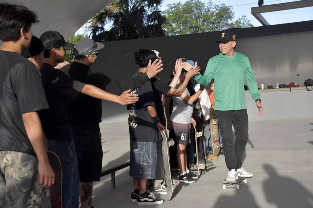 Geño Hernández con los jóvenes rumbo al&nbsp;Senado