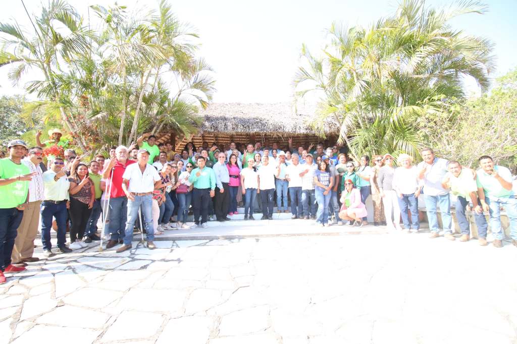 Panistas y priístas en Aldama dan su apoyo a Eugenio Hernández para el&nbsp;Senado