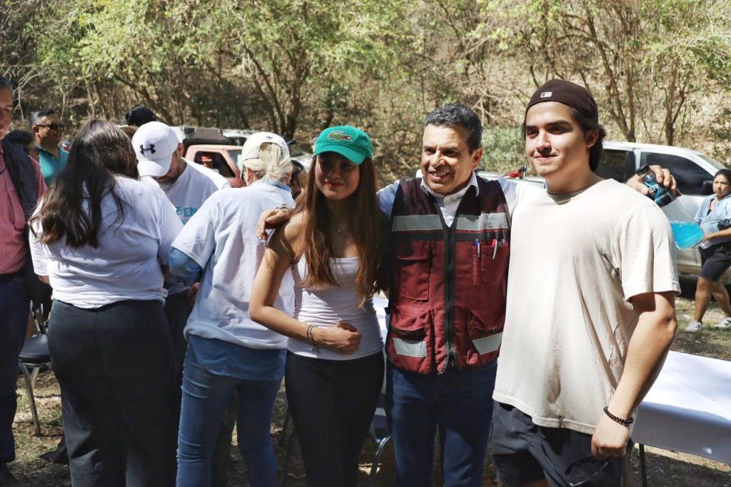 Visita Eduardo Gattás junto a su familia, parque recreativo de los&nbsp;Troncones.