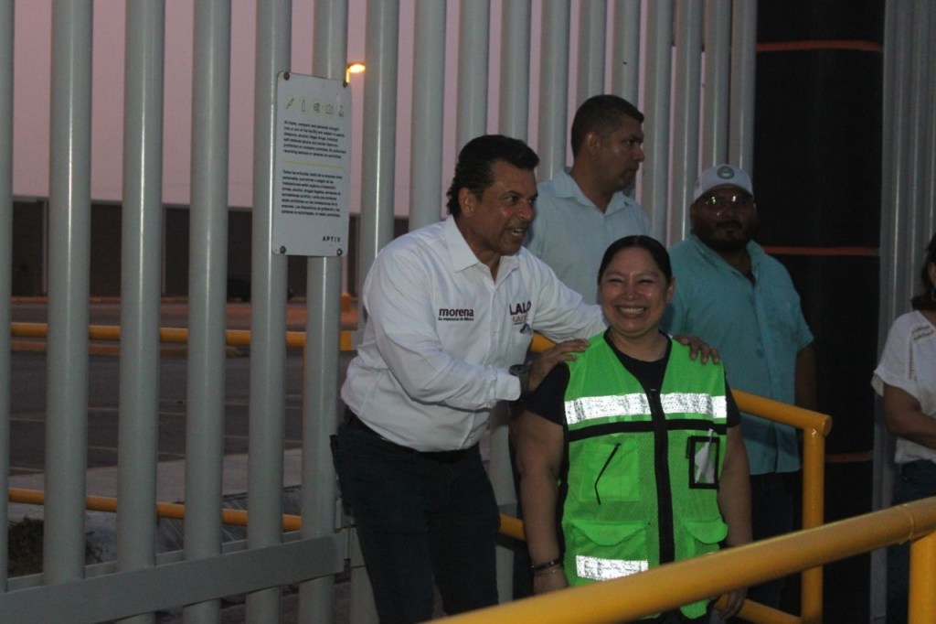 Visita Lalo a obreros ydirigentes de&nbsp;maquiladoras