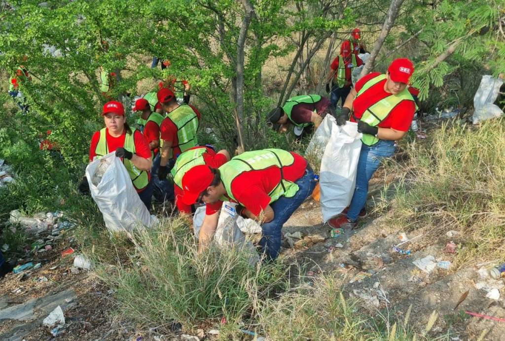 Participa Municipio enmega jornada de limpiezade HEB en río San&nbsp;Marcos