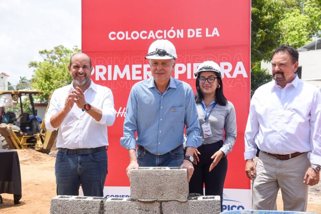 Coloca Chucho Nader Primera Piedra de Cadena Restaurantera Tim Hortons en&nbsp;Tampico