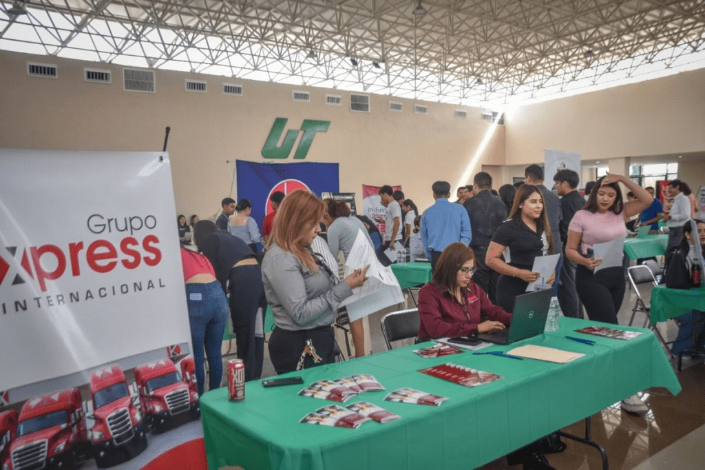 Participan estudiantes de la Universidad Tecnológica de Nuevo Laredo en Feria de Reclutamiento y Estadías&nbsp;2024