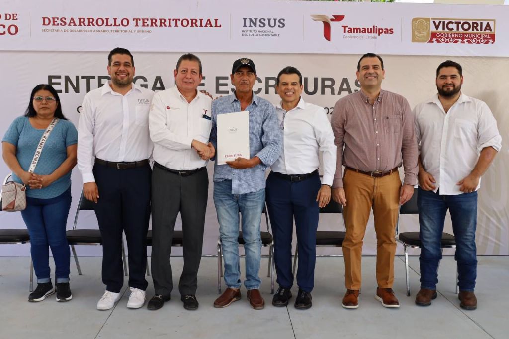 Gobierno de Victoriabrinda certeza jurídicapatrimonial a 50&nbsp;familias.