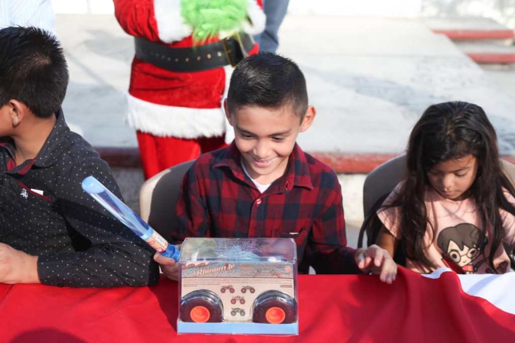 Comienzan a recibir niñas y niños primeros donativos de juguetes del DIF&nbsp;Victoria.