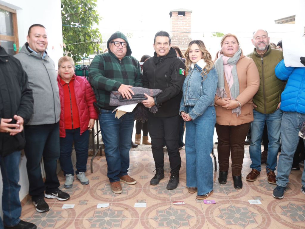 Brindan Lalo y Lucy asistencia a familias por&nbsp;frío.