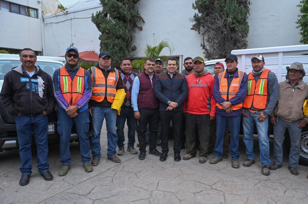 Refuerza Municipio equipo deservicios públicos para seguirembelleciendo la&nbsp;Capital.