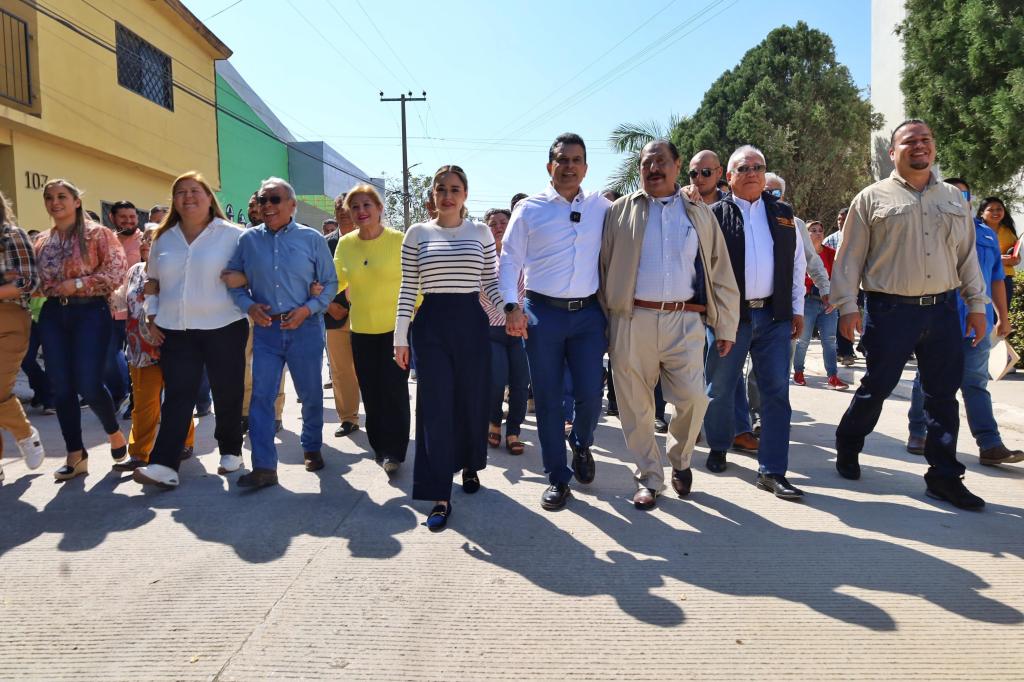 Agradecen vecinos obra pública en colonia del&nbsp;Maestro.