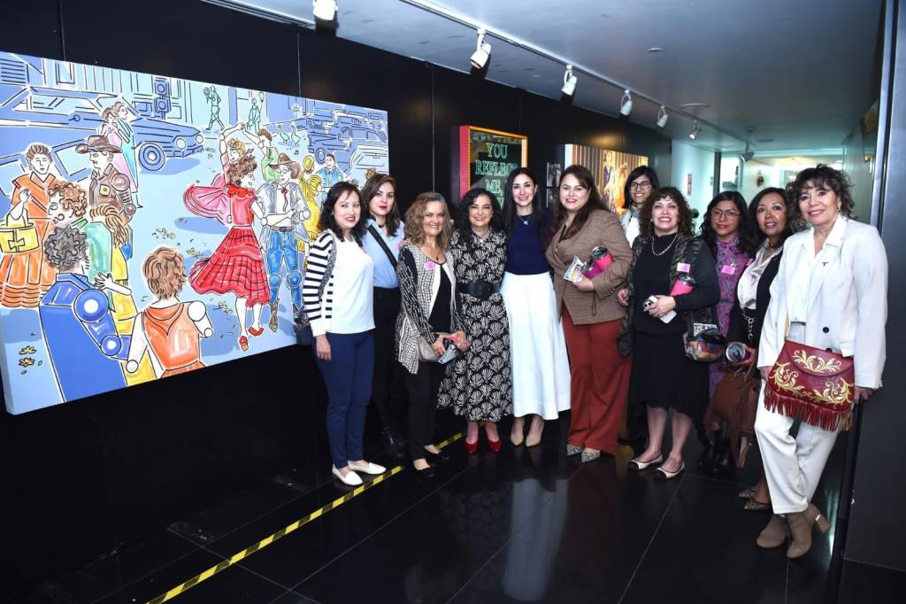 Inauguran en el Senado la exposición «La fuerza de las flores» de la artista Aisha&nbsp;Sufé