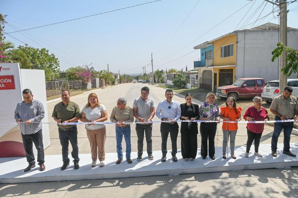 Inauguran calle deconcreto hidráulico enla colonia&nbsp;Cuauhtémoc.