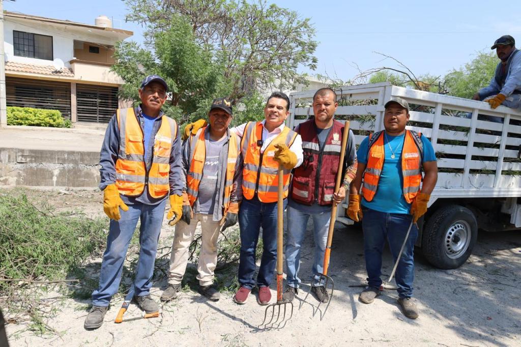 Supervisa alcalde limpieza de dren&nbsp;pluvial
