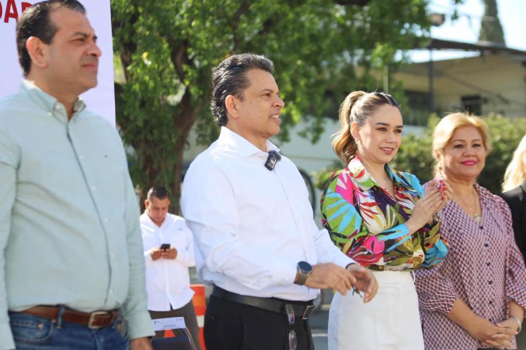 Jardines de niños celebranCapitalidad de Victoria concolorido y mágico&nbsp;desfile.