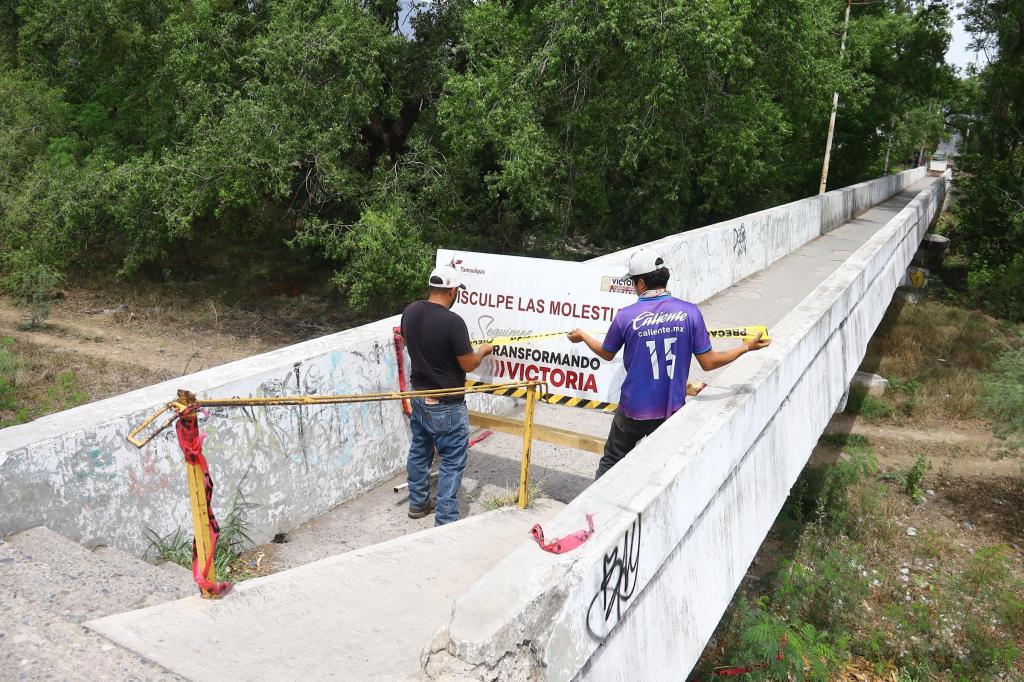 Atiende Municipio petición de usuarios del puente peatonal del 13&nbsp;boulevard.