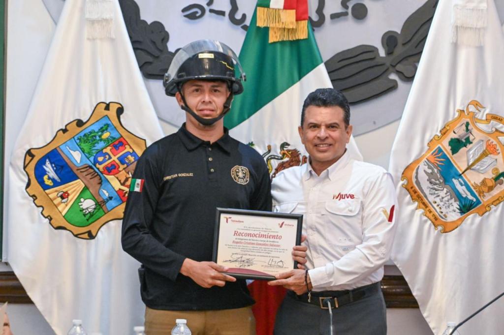 Reconoce Cabildo de Victoria acto heroico de&nbsp;bombero.