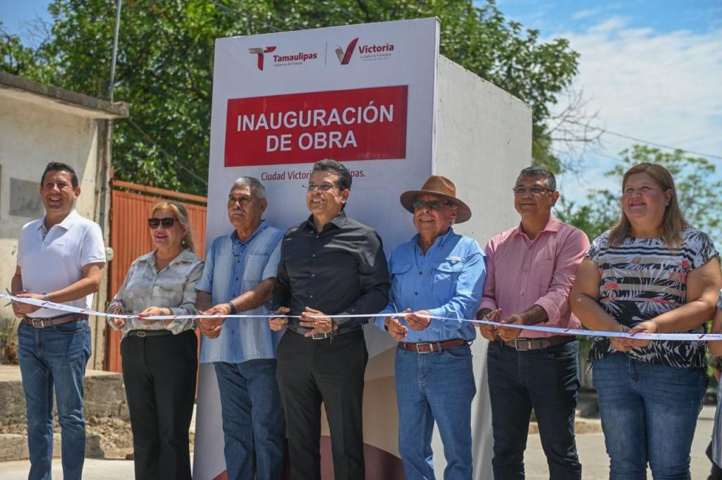 Inaugura alcalde calle de concreto hidráulico en colonia&nbsp;Tamatán.