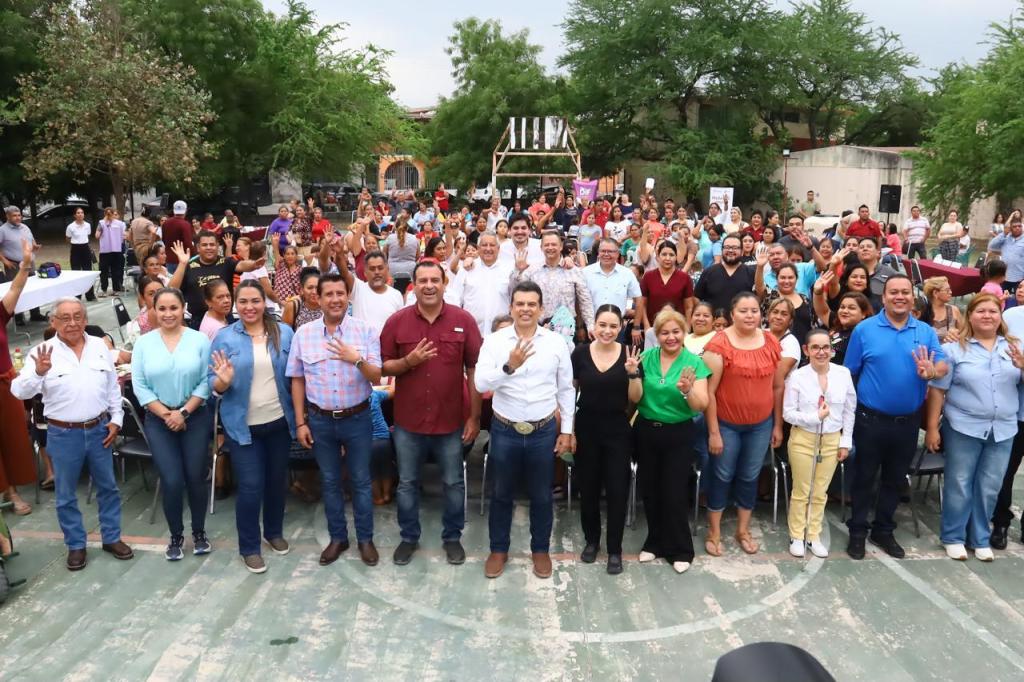 Disfrutan vecinos de laModerna de divertidaTarde en&nbsp;Familia.