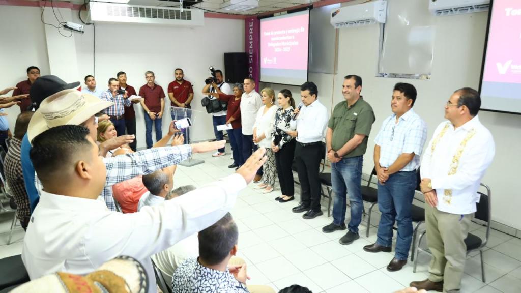 Entrega alcalde nombramientos a delegados&nbsp;ejidales.
