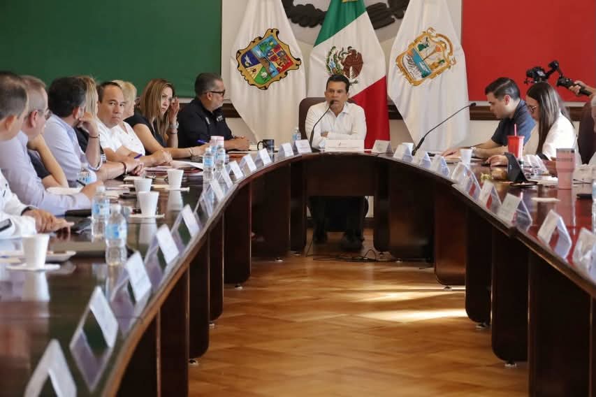 Cumple Lalo Gattás compromisos de territorio y audiencia&nbsp;pública.